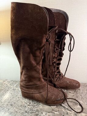 Men's Brown Lace-Up Renfaire Boots with Paisley Texture